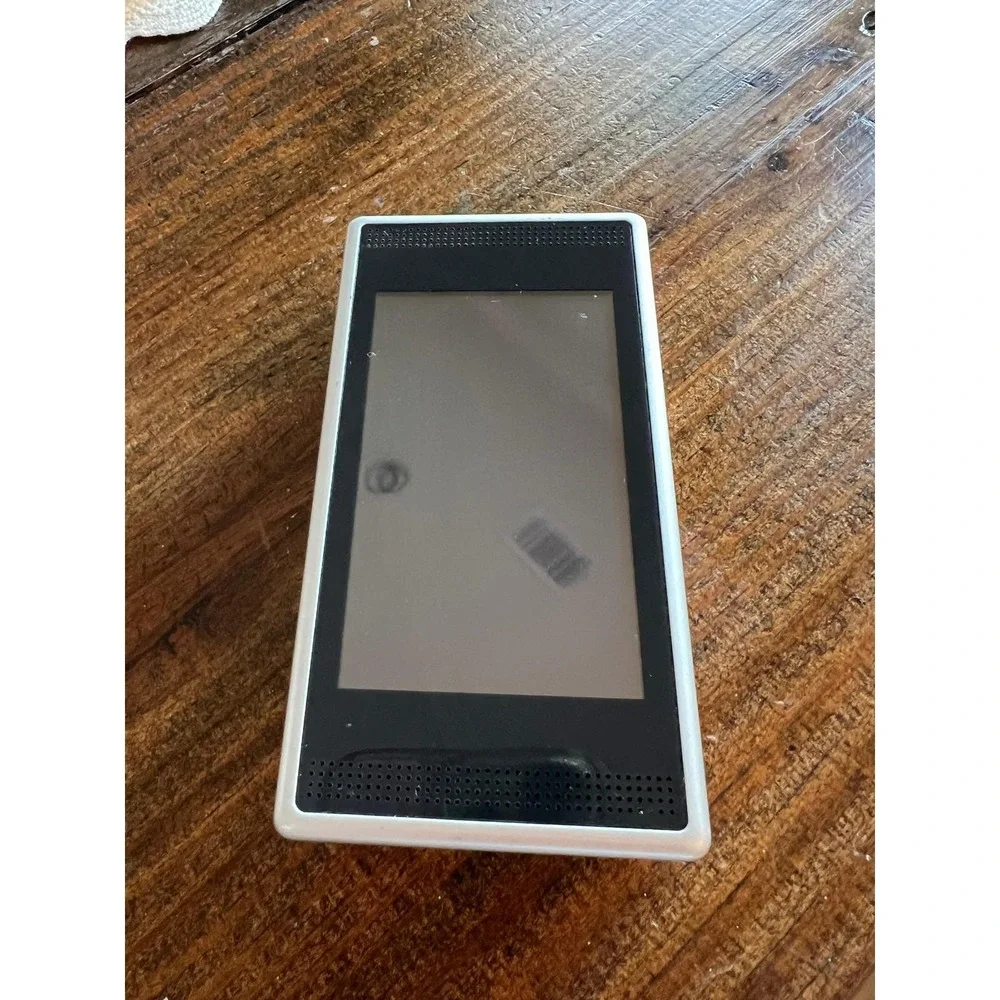 Flip Video SlideHD S1240 White Pocket Camcorder – For Parts/Not‎ Working